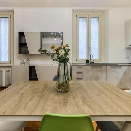 Beplace Apartments In Isola Milan Luaran gambar