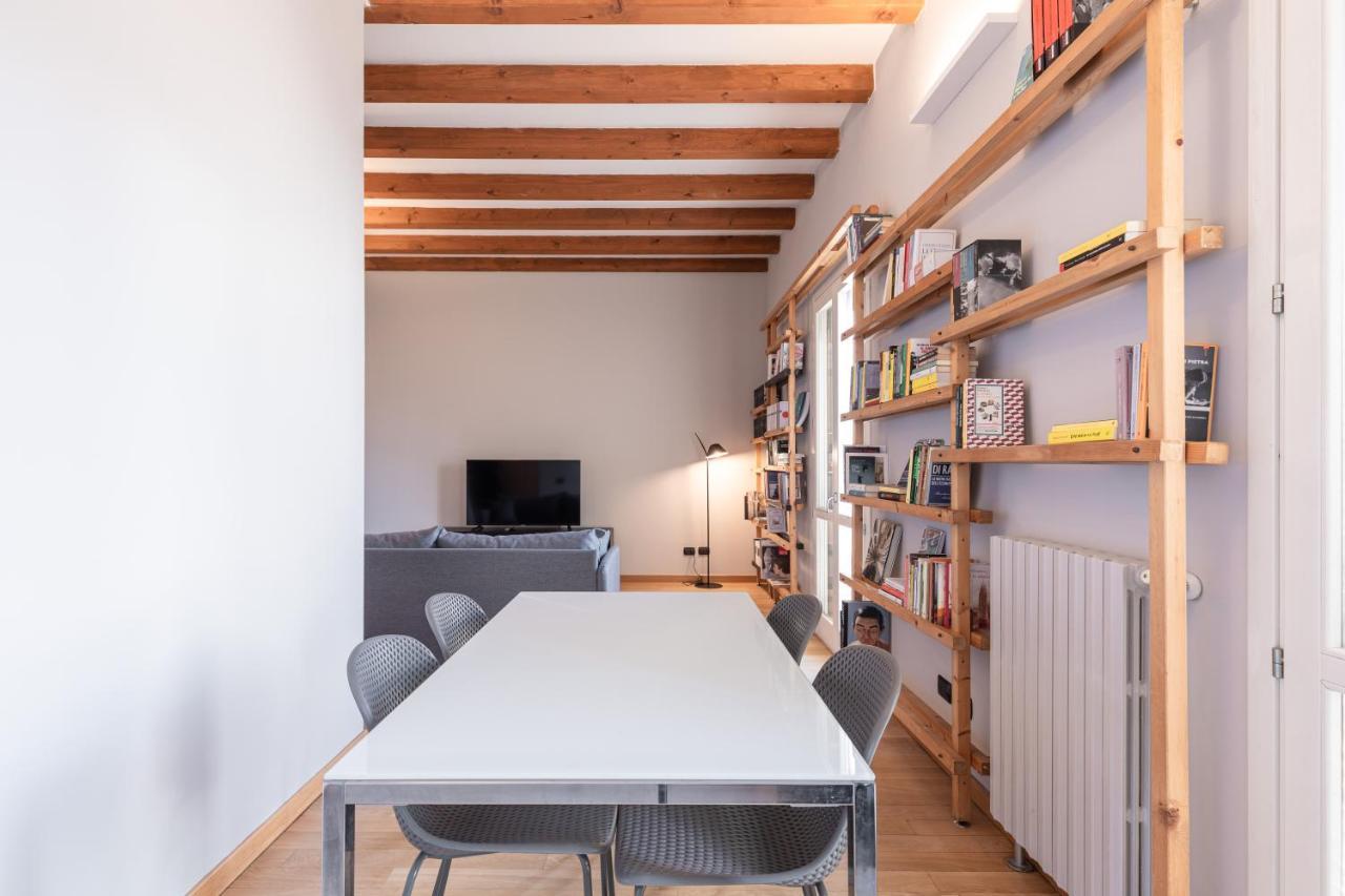 Beplace Apartments In Isola Milan Luaran gambar