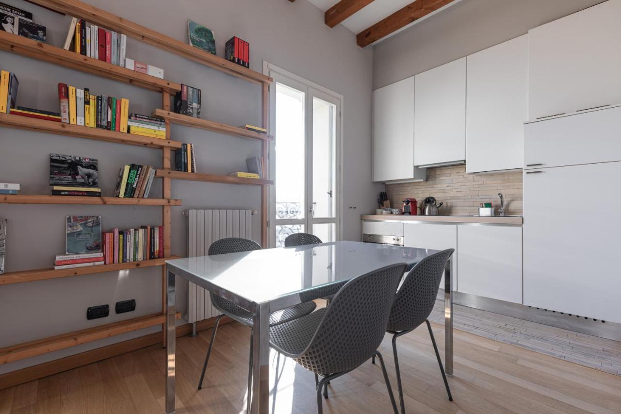 Beplace Apartments In Isola Milan Luaran gambar
