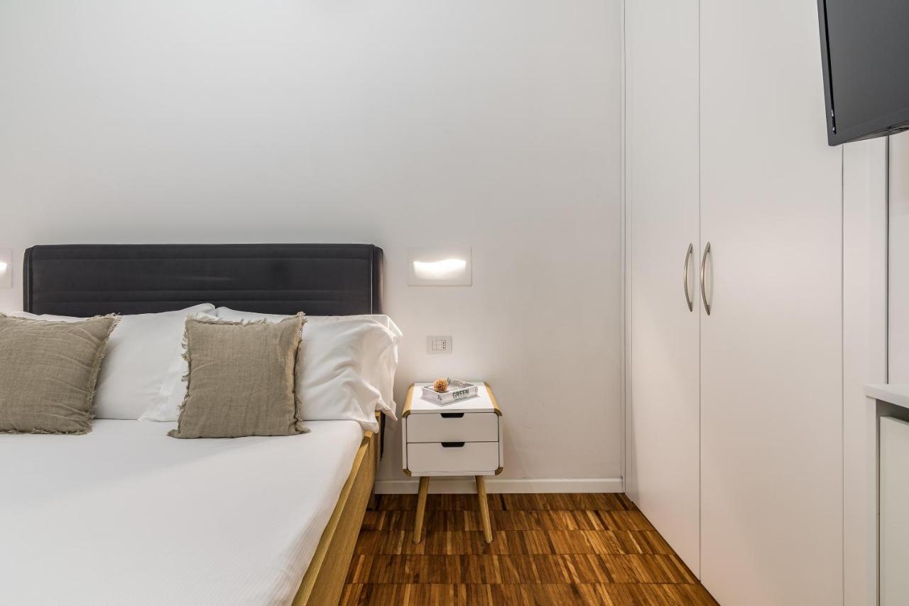 Beplace Apartments In Isola Milan Luaran gambar