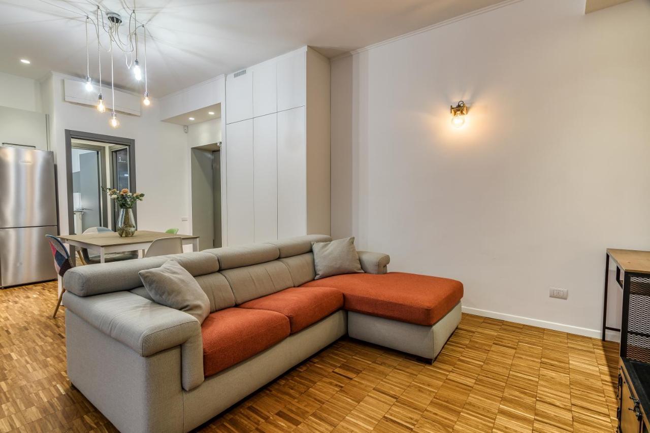Beplace Apartments In Isola Milan Luaran gambar