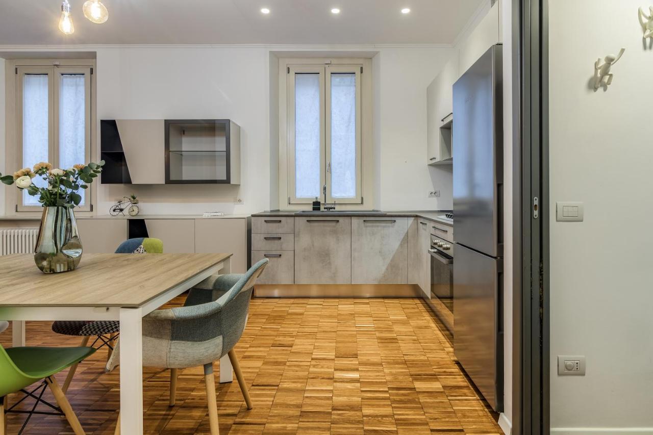 Beplace Apartments In Isola Milan Luaran gambar