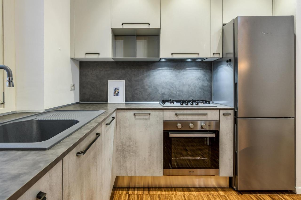 Beplace Apartments In Isola Milan Luaran gambar